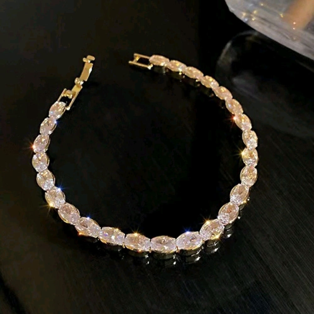 Elegant Gold Bracelet Stainless Steel AAA Cubic
Zirconia Crystal